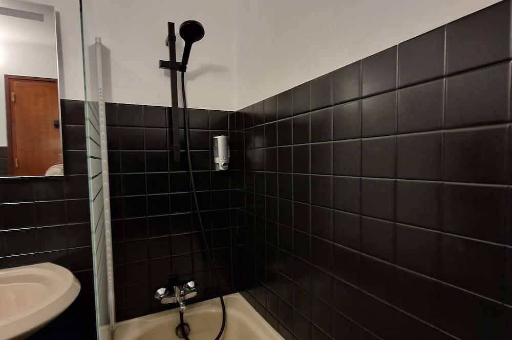 Ganze Wohnung, T2 sea & mountain view in the heart of the Unesco-listed Gulf of Porto in Porto (Korsika), Ota