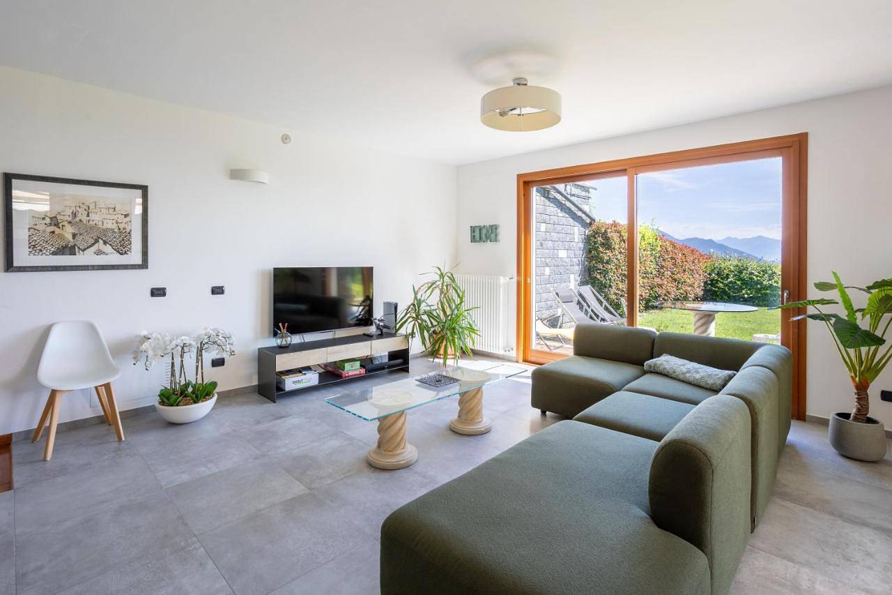 Relaxing Oasis Villa with Private Pool & View in Baveno, Comune di Baveno