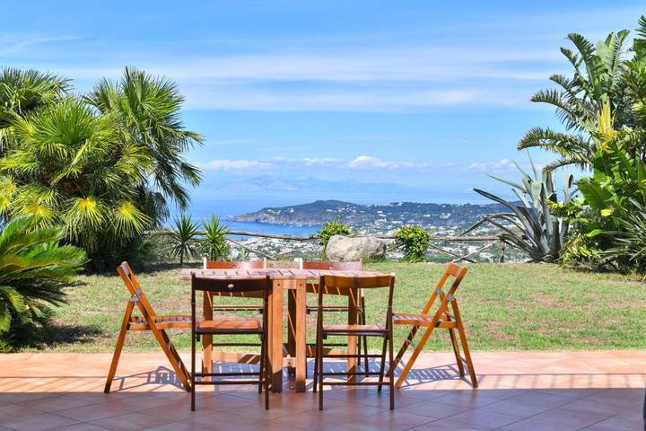 Villa pour 7 personnes, avec Terrasse ainsi que Jardin et Vue à Panza
