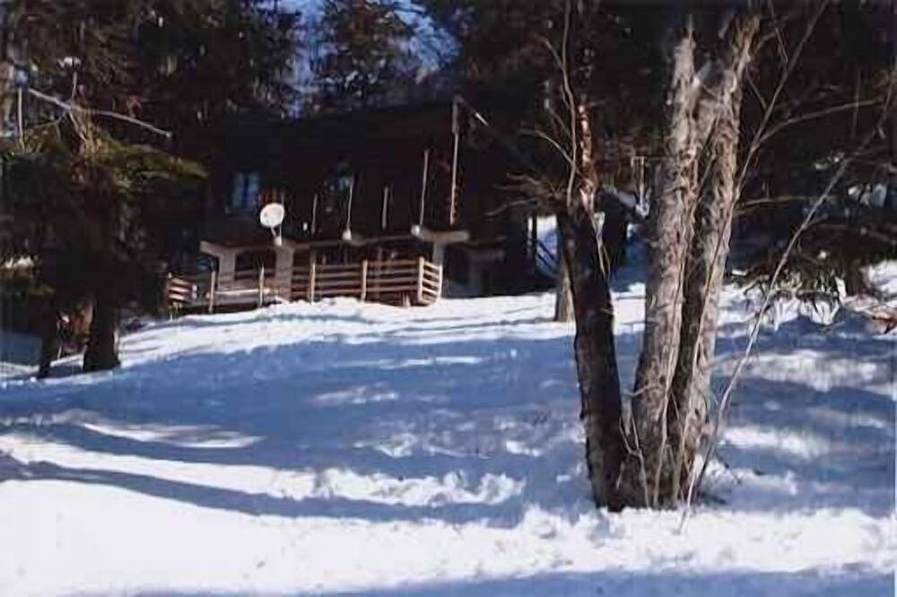 Chalet indépendant situé au pied des pistes in Le Lioran, Laveissière