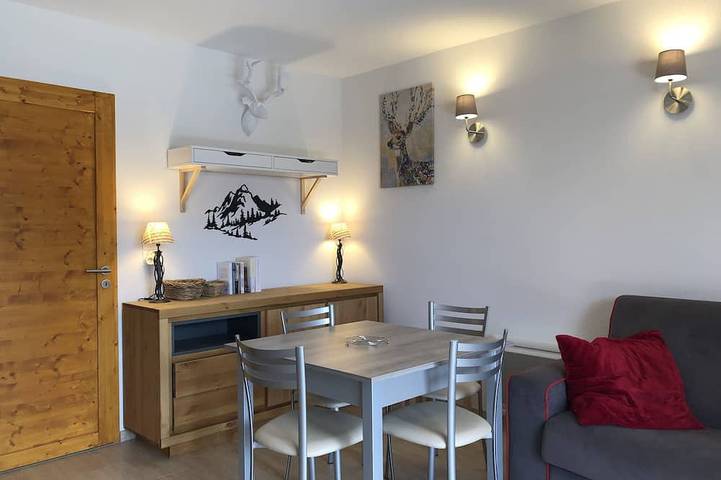 Ganze Wohnung, Charming T3 in a residence close to the slopes and shops South-facing balcony in La Joue du Loup, Le Dévoluy