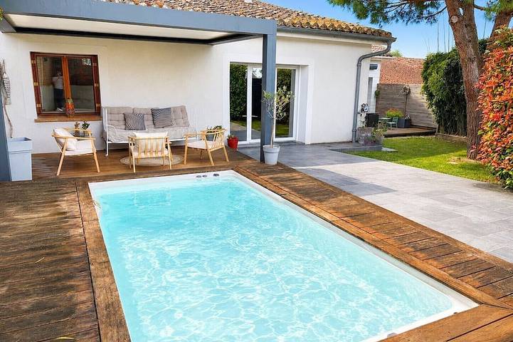 Location de vacances pour 8 personnes, avec jardin ainsi que terrasse et jacuzzi, animaux acceptés à Lafrançaise