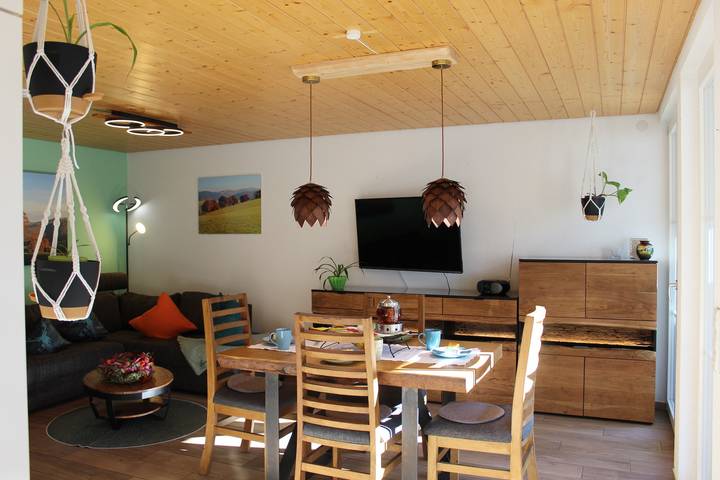 Ganze Wohnung, Ferienwohnung Sonnerhof barrierefrei, eigene Terrasse, großes Hofareal in Hof, Oberfranken