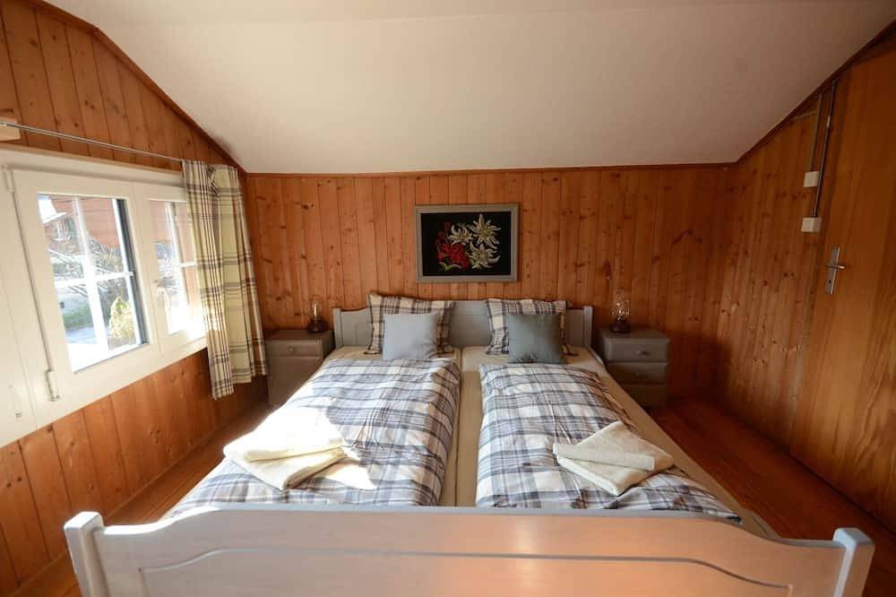 Traditional Chalet with views of the Eiger, Monch & Jungfrau! in Unterseen, Thunersee