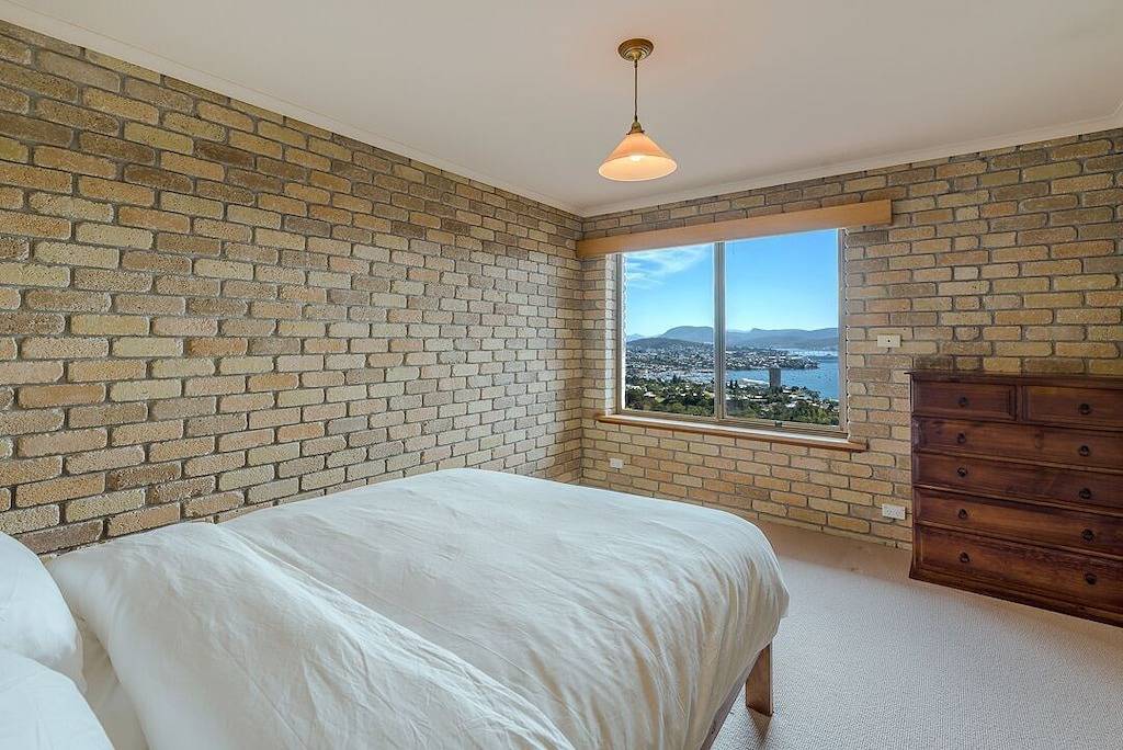 Million Dollar View Day and Night - for big family or few families together in Hobart, Tasmanien
