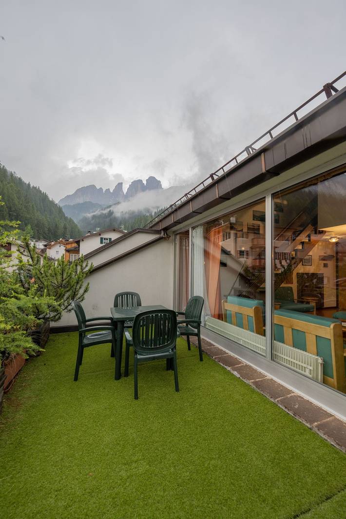 Gîte pour 8 personnes, avec terrasse à Campitello di Fassa - 4