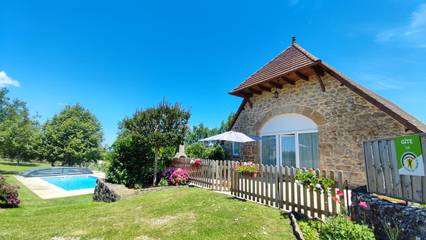 Gîte pour 4 personnes, avec jardin ainsi que piscine et terrasse, animaux acceptés à Miers