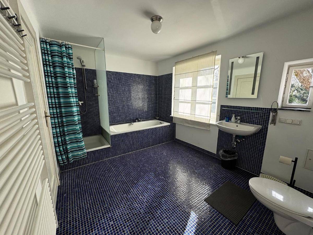 Three-Bedroom House in Berlin Zehlendorf, Berlin