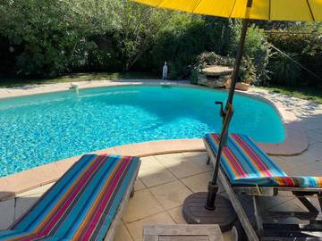 Gîte pour 3 personnes, avec piscine et jardin à Sérignan-du-Comtat