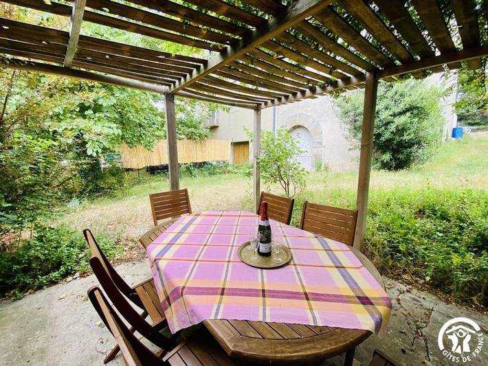 Location de vacances pour 13 personnes, avec jardin à Davejean