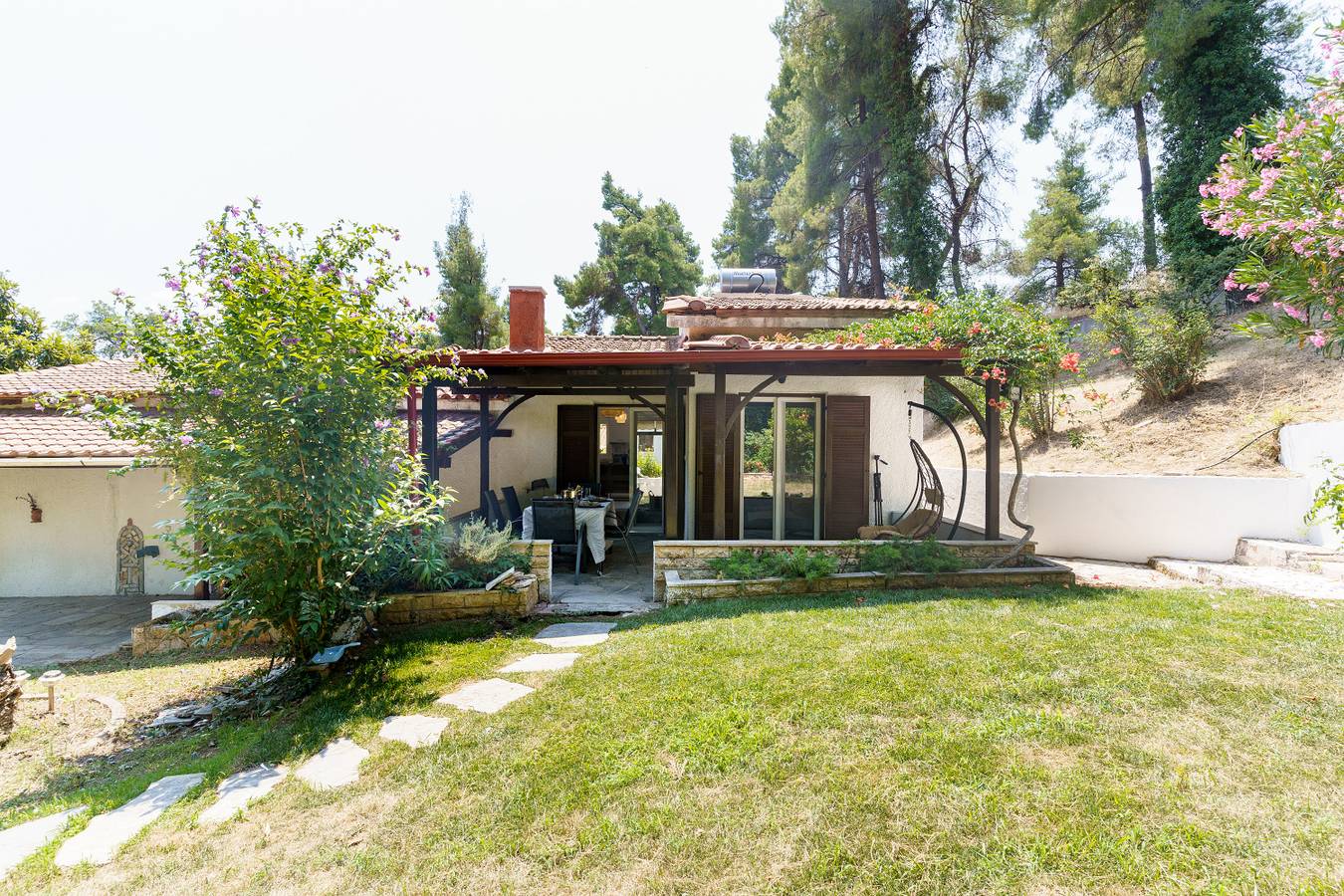 Sani Bliss: 2-Bd villa with private garden in Elani, Kassandra