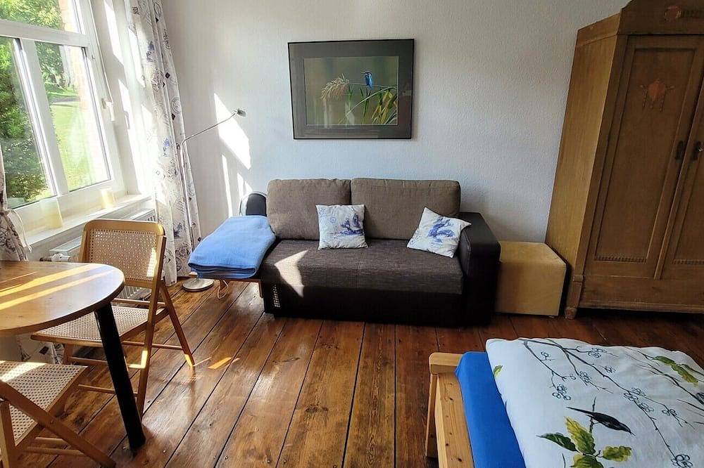 Ganze Wohnung, Modernes Apartment 40 qm, 2 Pers., großer Garten Nähe Badesee in Broock (Lübz) in Lübz, Ludwigslust-Parchim