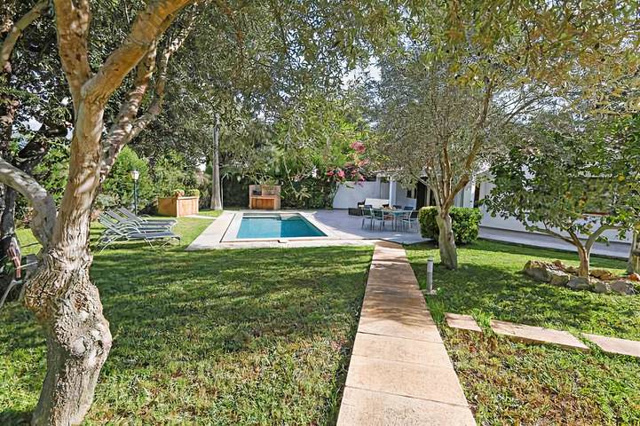 Casa Pequeña | Private Pool & Cosy Retreat for 3 in Crestatx, Sa Pobla