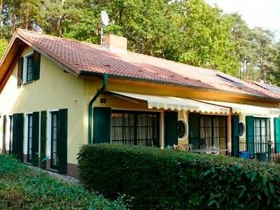 Ferienhaus für 8 Personen, mit Garten und Seeblick sowie Terrasse und Sauna in Jabel