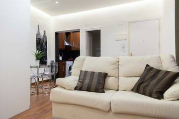 Estudio para 3 Personas en Malasaña, Madrid, Foto 1
