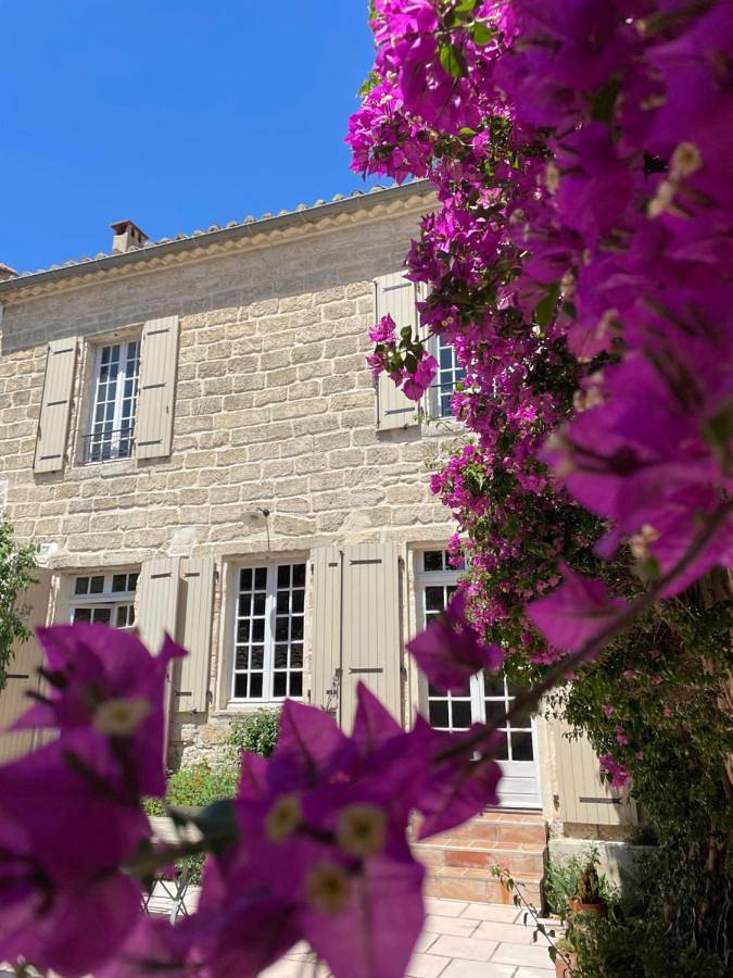 Location de vacances pour 6 personnes, avec jardin et vue dans Gare D Aigues Mortes
