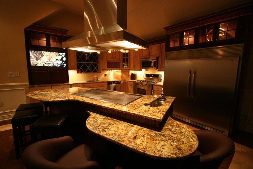 Ski-In Ski-Out, -Spieltheater, Tubs, Sauna, Limo Golfcart, Blick auf die Skipiste in Masthope, Pike County