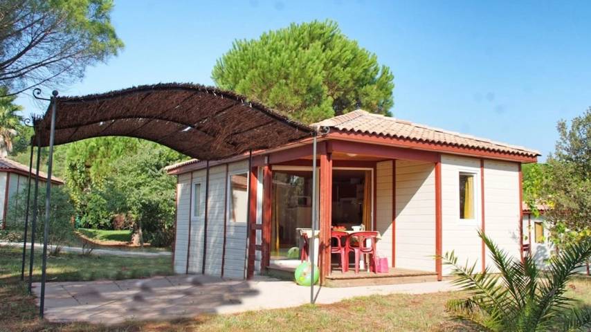 Gîte pour 6 personnes, avec jacuzzi et bassin pour enfant à Le Muy - 3