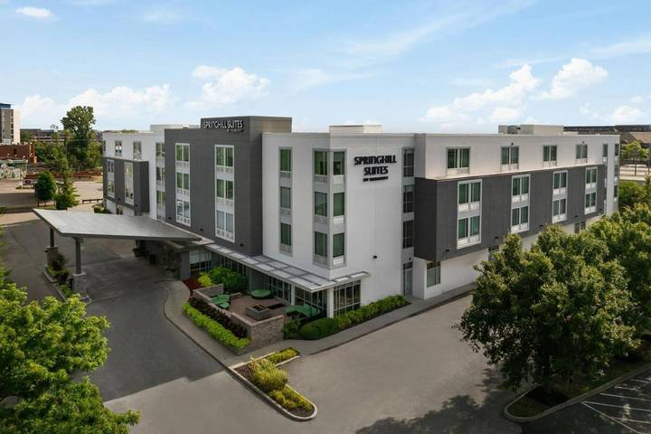 Apartamento para 4 personas, con terraza y piscina en Columbus