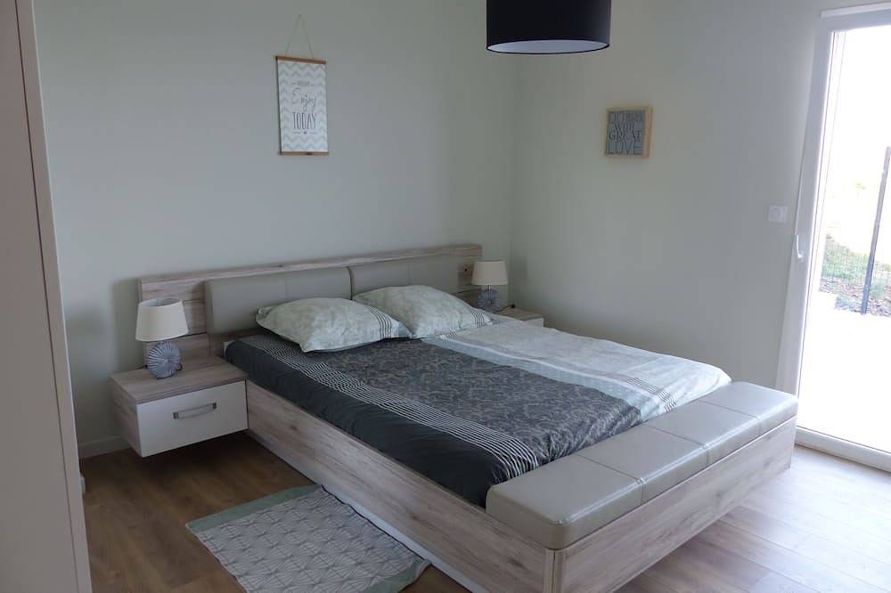 Sea View Villa and Heated Indoor Pool in La Côte Vermeille, Cerbère