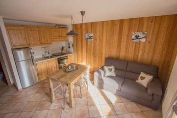 Gîte pour 2 personnes, avec vue et jardin, adapté aux familles à Cogne