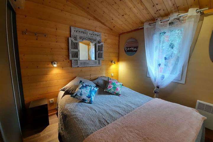 Gîte pour 4 personnes, avec piscine ainsi que jardin et terrasse, animaux acceptés à Gravières - 2