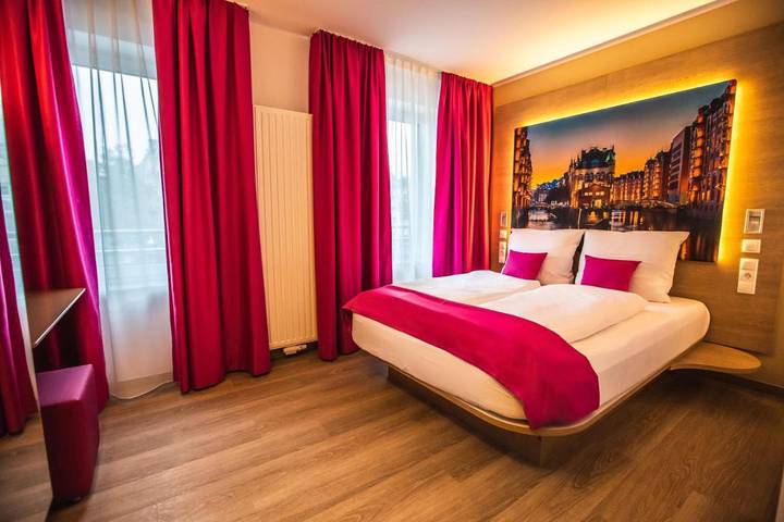 Hotel für 3 Personen, mit Ausblick in St. Pauli - 2