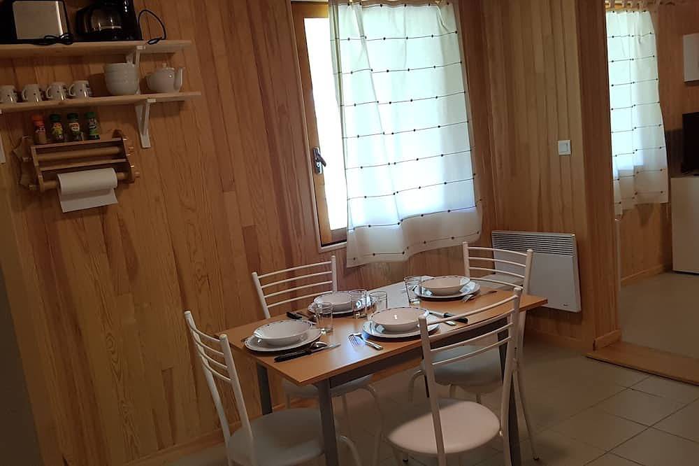 Entire apartment, T1 bis 25m2 on the ground floor of a mountain chalet Ax Bonascre in French Pyrenees