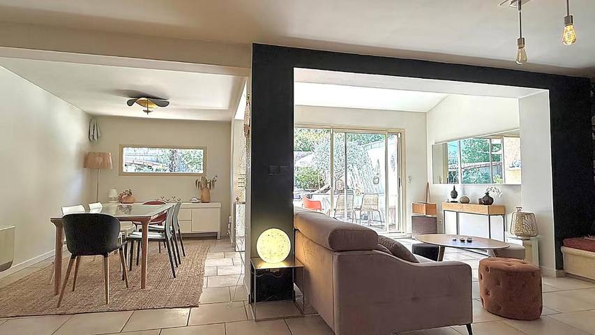Location de vacances pour 6 personnes, avec Terrasse ainsi que Jardin et Piscine à Gleizé - 2