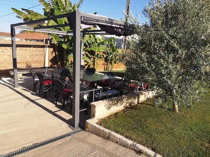 Location de vacances pour 12 personnes, avec piscine ainsi que jacuzzi et jardin à Saint-Coutant-le-Grand - 3