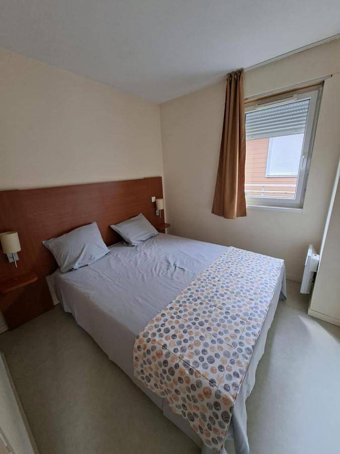 Gîte pour 4 personnes, avec sauna et jardin ainsi que vue et piscine, animaux acceptés à Chaveignes - 3