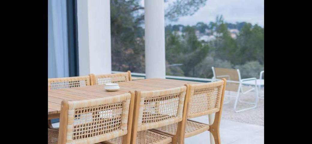 Villa pour 7 personnes, avec vue ainsi que terrasse et piscine, animaux acceptés à Aubagne