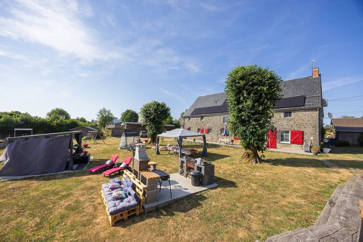 Chambre d’hôte pour 2 personnes, avec Jardin à La Tour-d'Auvergne