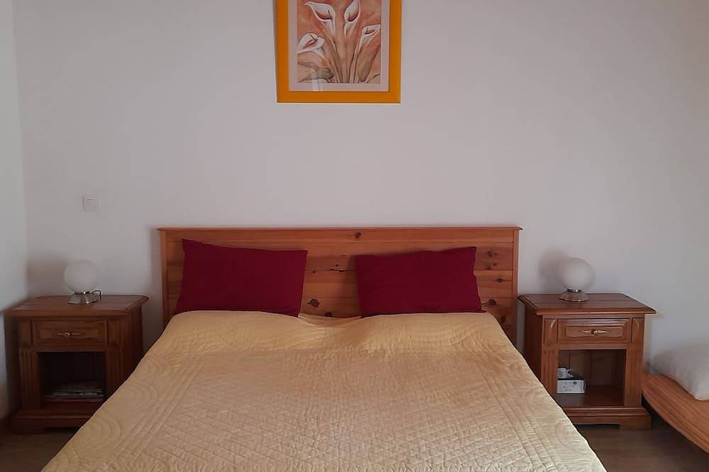 Appartement entier, Agréable gite  pour 3, dans propriété privée avec piscine in Montescot, Côte d'Améthyste