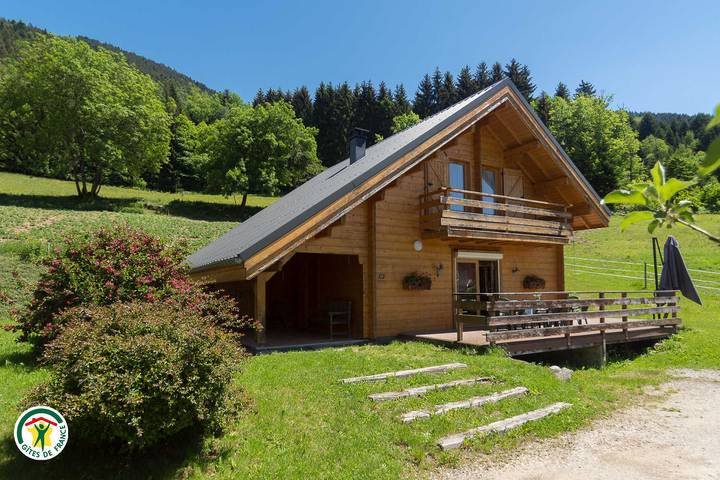 Gîte pour 8 personnes, avec jardin et terrasse, animaux acceptés dans Le Pleynet Les Sept Laux - 4