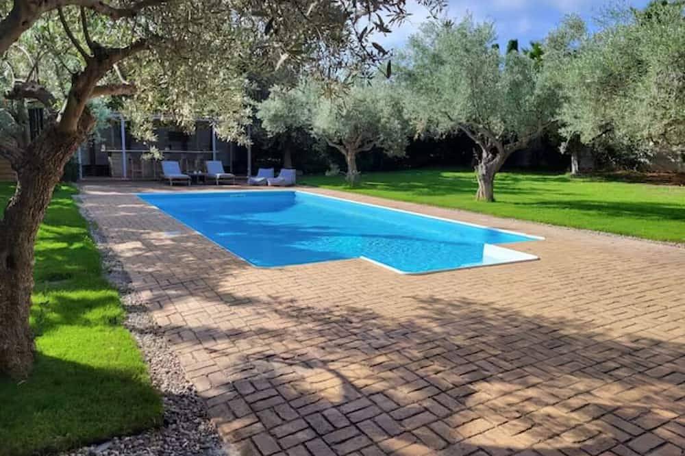 Casa vacanza a Vari a partire da 606€ a notte