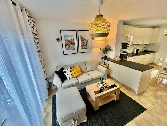 Ferienwohnung für 4 Personen, mit Balkon und Pool - 1
