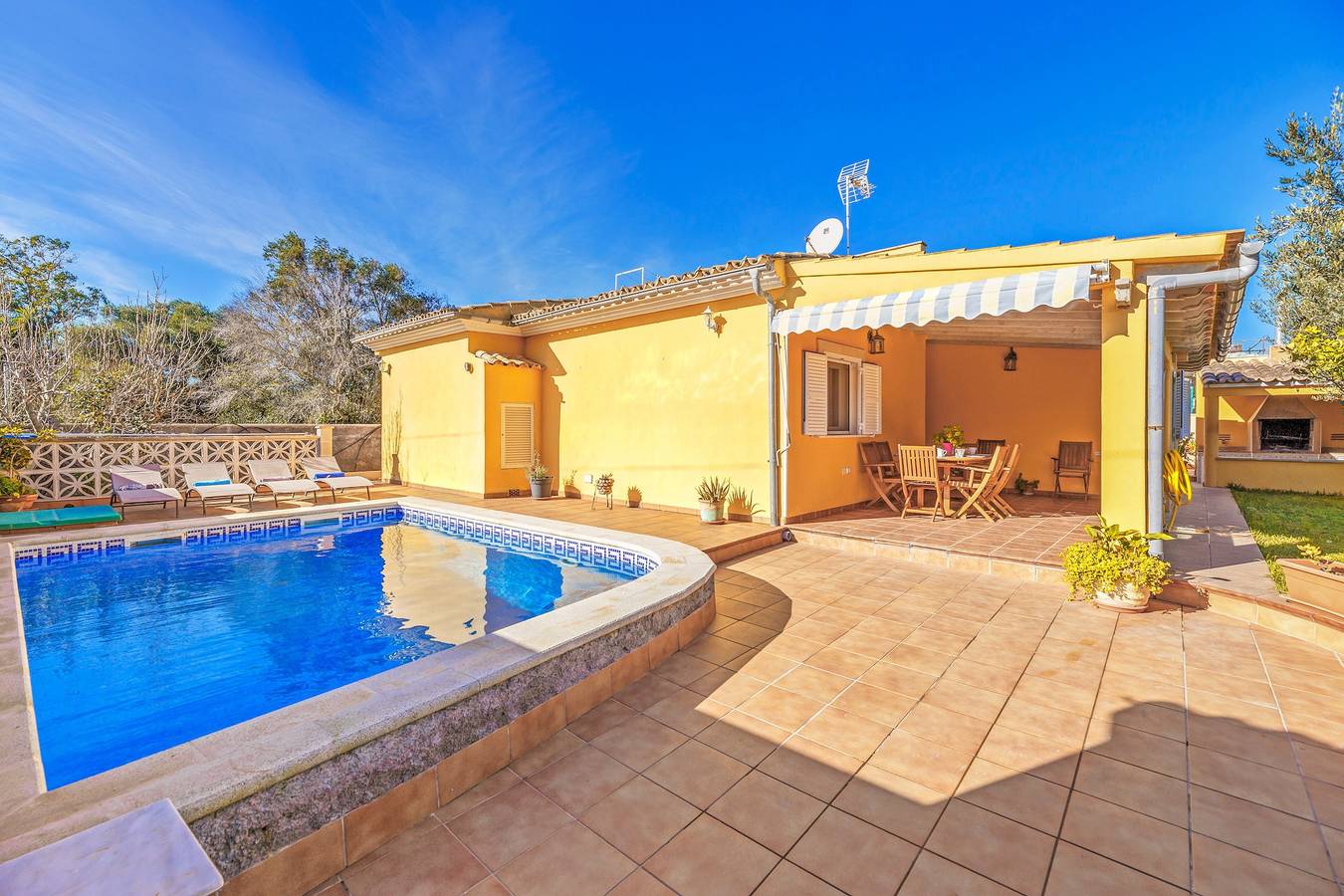 Wunderschönes Ferienhaus Can Parets mit Wlan, Garten, Terrassen & Pool; Parkplätze vorhanden, Haustiere erlaubt in Santanyí, Mallorcas Küste
