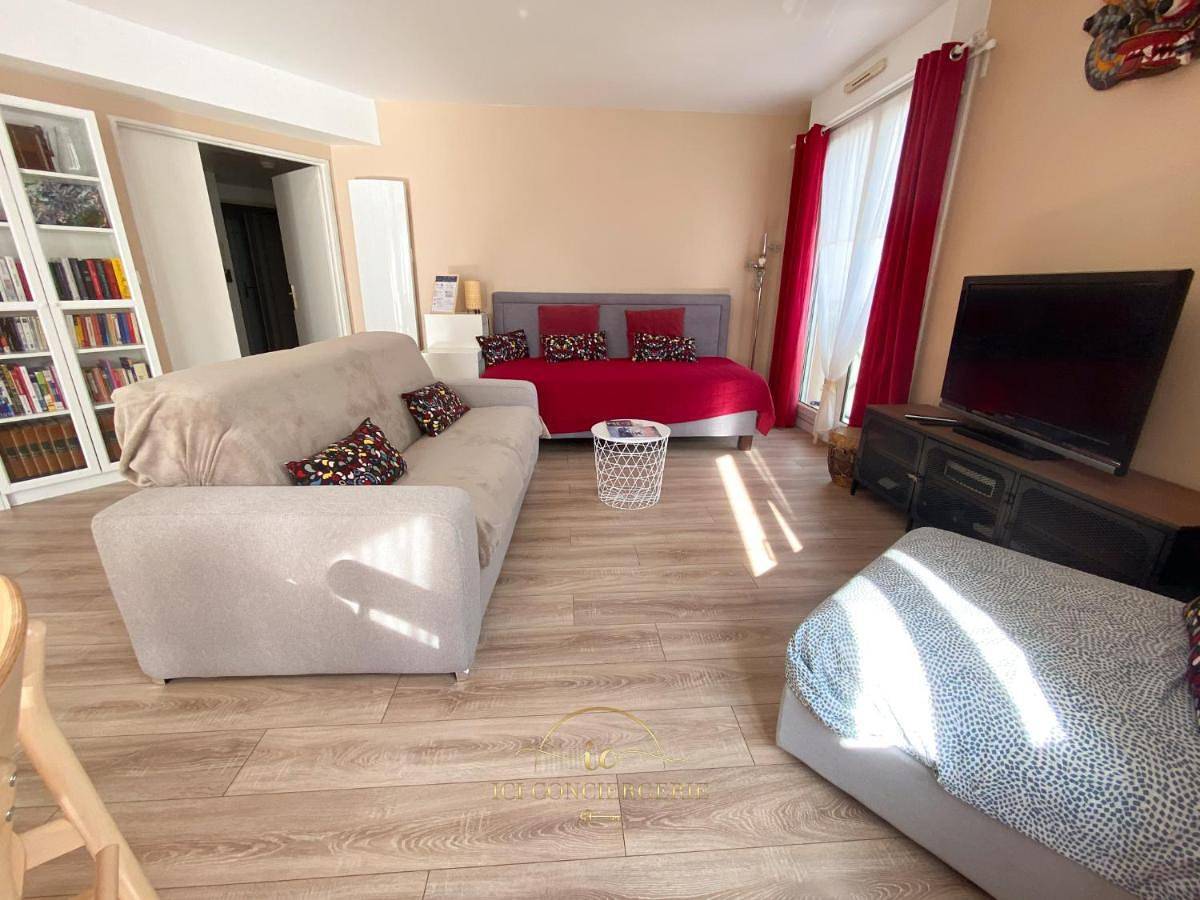 Appartement entier, Noisy-le-roi Cœur-Village in Noisy-le-Roi, Yvelines
