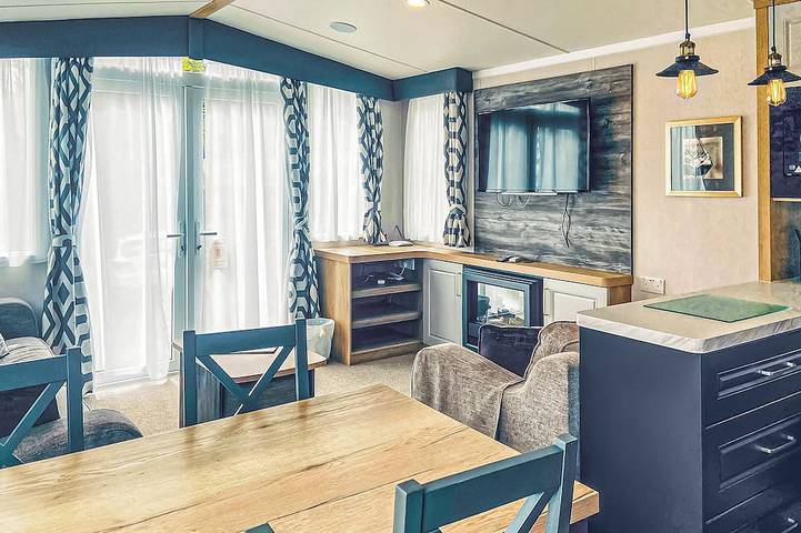 Glamping for 8 people in Edinburgh