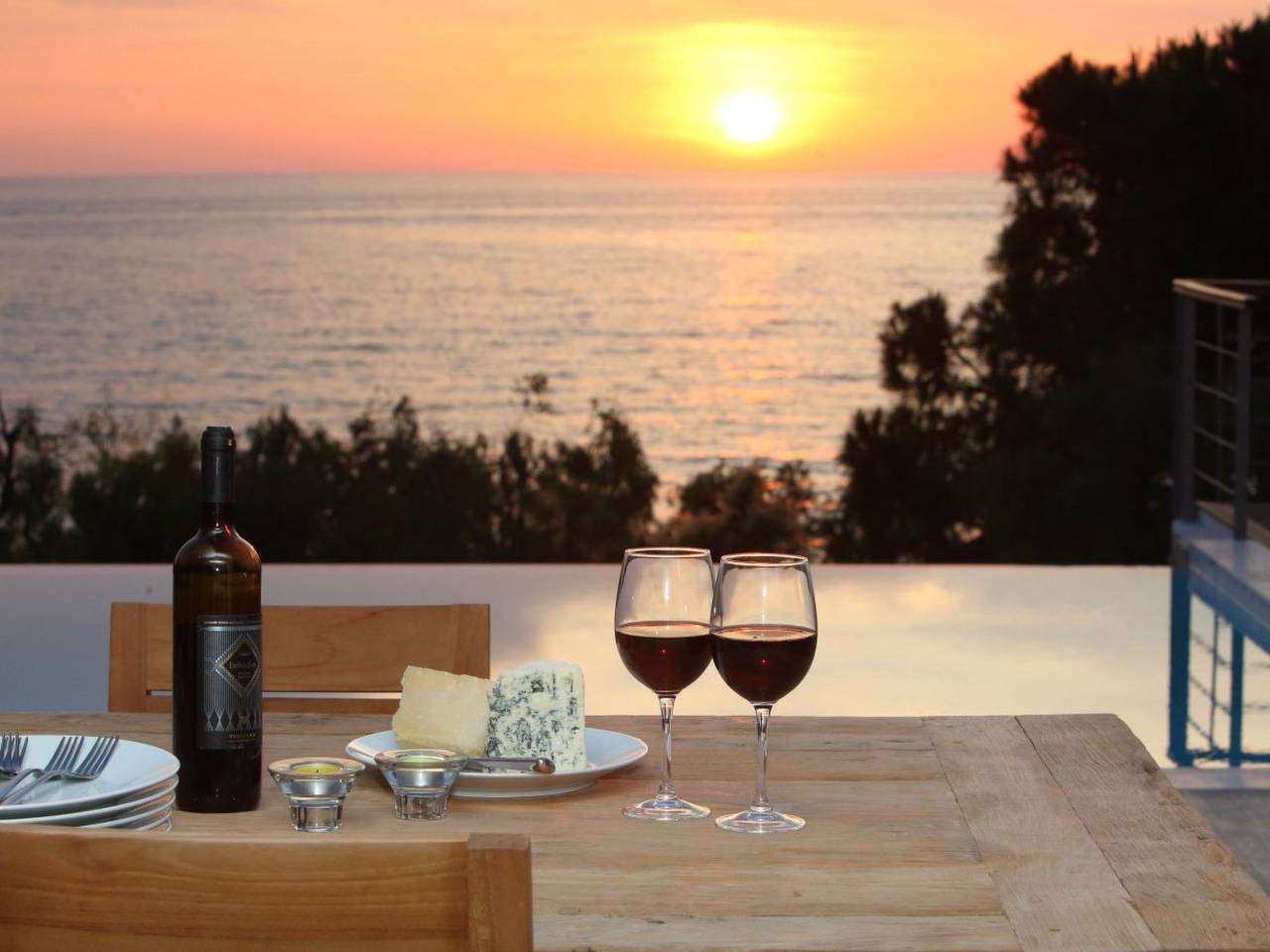 "Capro" mit Infinity-Pool in Agios Nikitas, Griechenland
