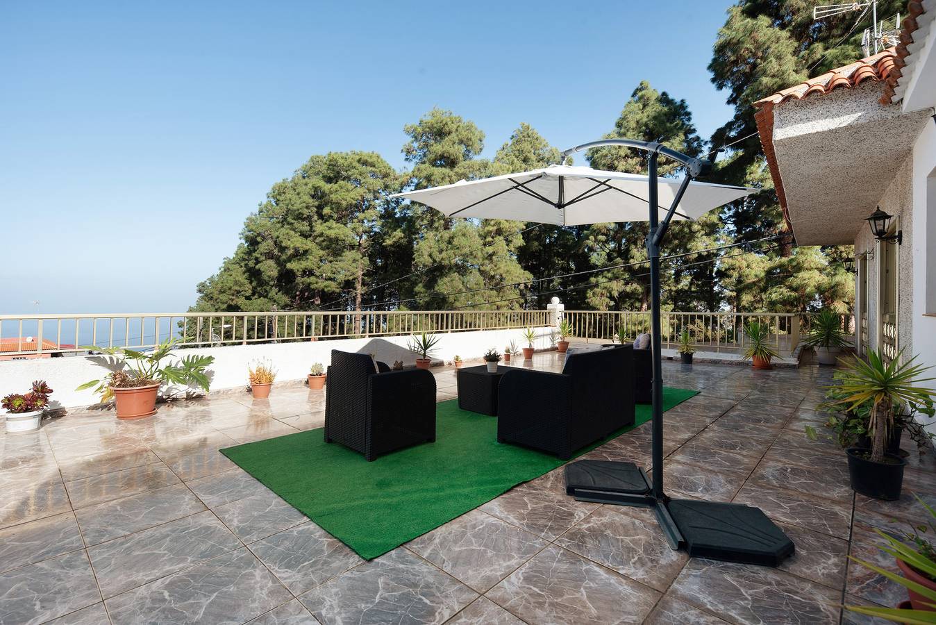 Apartamento entero, Apartamento de vacaciones 'Casa Luna' con vistas al mar, terraza privada y Wi-Fi in Icod de los Vinos, Tenerife Norte
