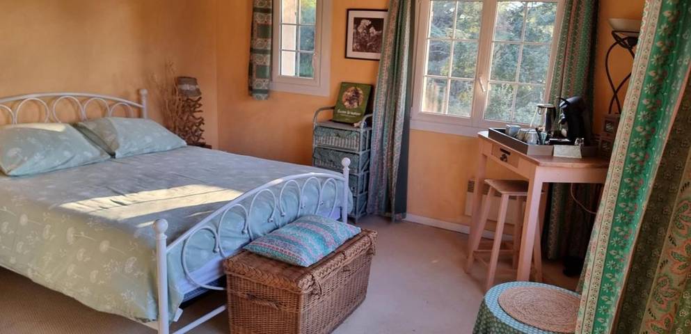 Chambre d’hôte pour 2 personnes, avec vue ainsi que jardin et piscine à Saint-Raphaël - 2