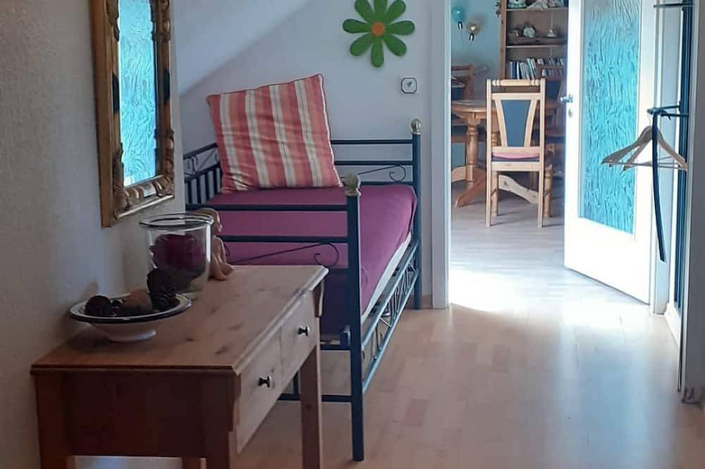 Geheel appartement, Vacation apartment with wonderful view of the Moselle, quiet location, garden, parking, wifi in Piesport, Bernkastel-Kues en Omgeving