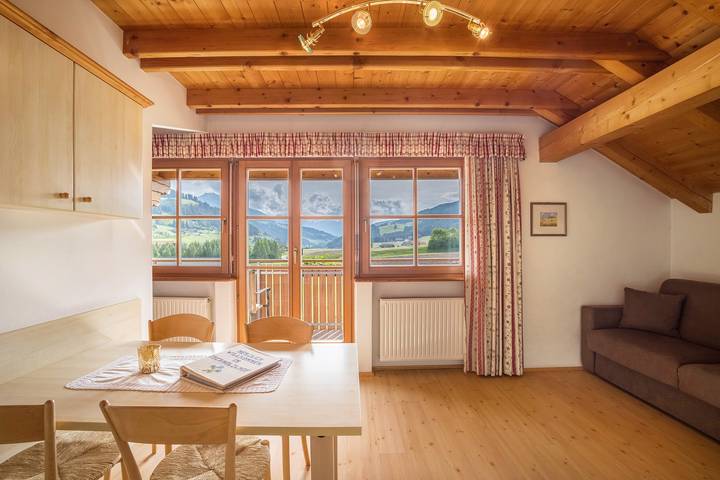 Ferienwohnung für 4 Personen, mit Balkon und Garten in Olang - 2