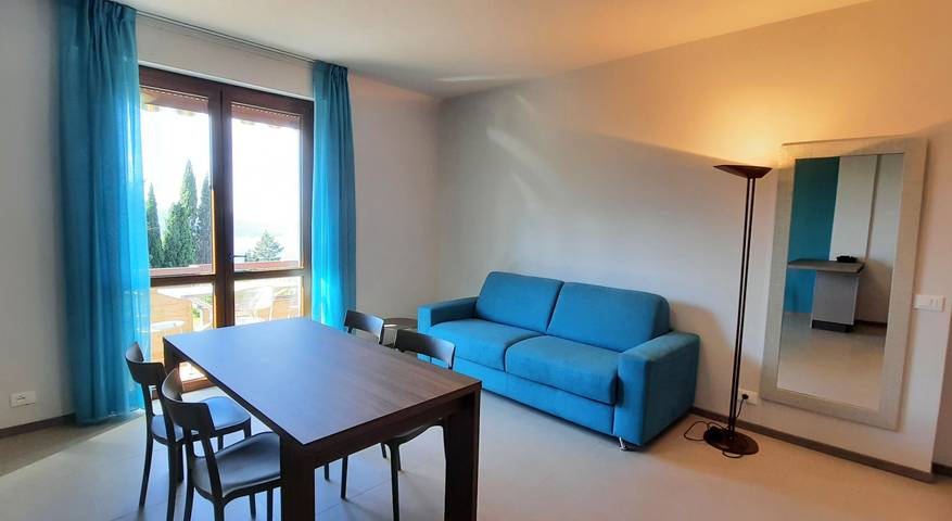 Ferienwohnung für 8 Personen, mit Seeblick und Balkon sowie Garten in Tignale - 4