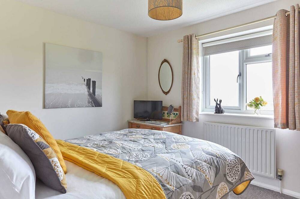 Cinque Ports Snug - parking, mins to sea and golf in Deal, Kent