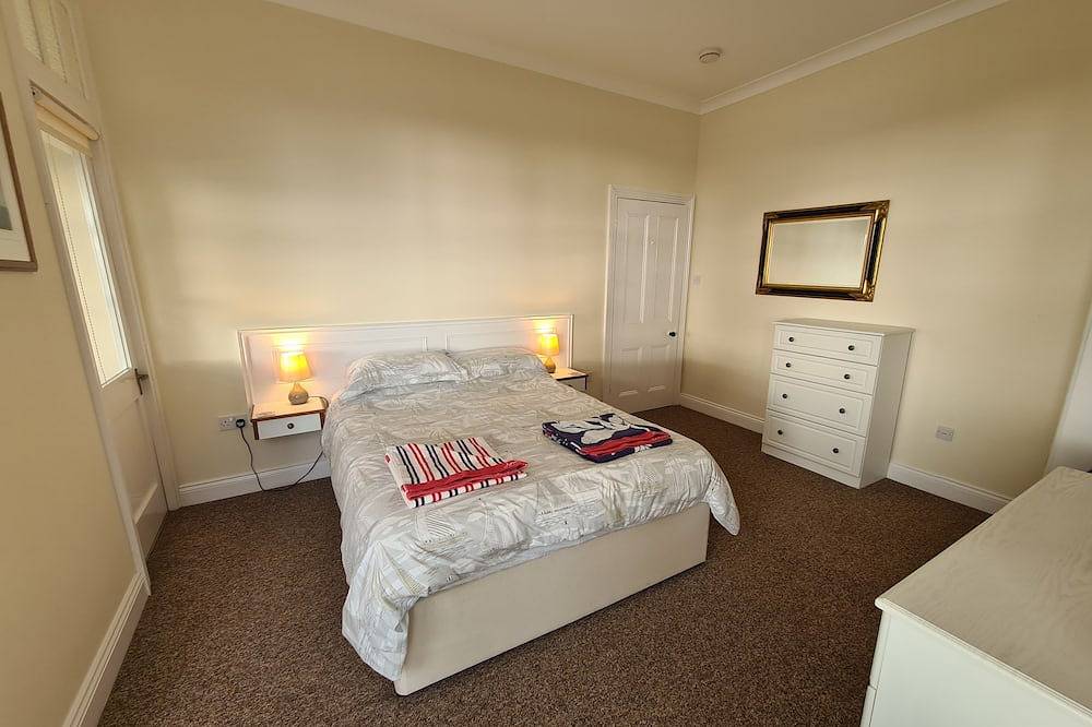 Lower Tresulian -  an apartment that sleeps 4 guests  in 2 bedrooms in St Mawes, Cornwall