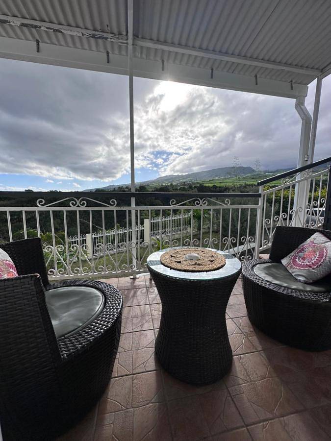 Chambre d’hôte pour 5 personnes, avec jardin ainsi que piscine et jacuzzi sur l' Île de la Réunion - 2