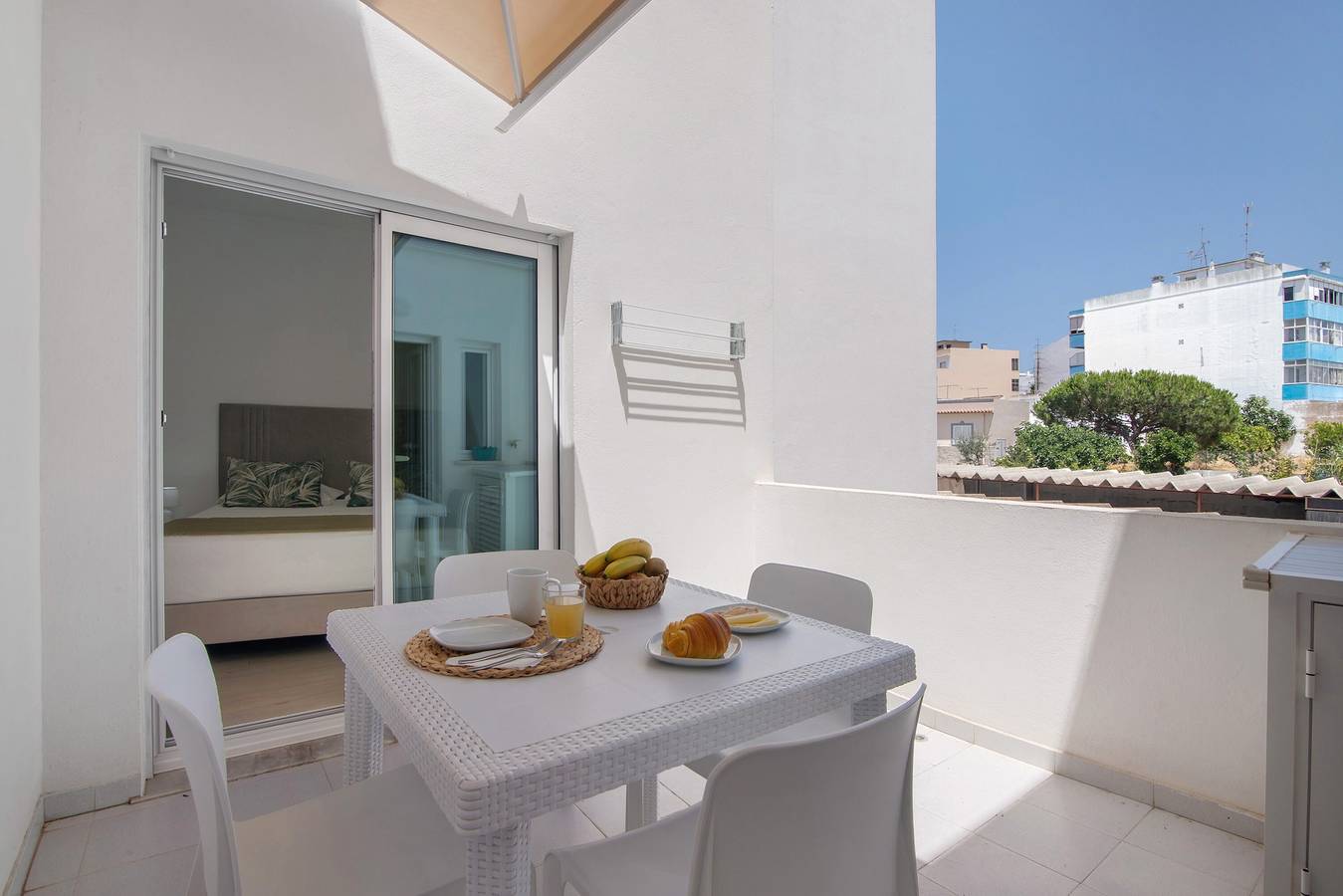 Entire apartment, Apartment 'Refúgio Estrela Do Mar' with Private Terrace, Wi-Fi and Air Conditioning in Quarteira, Faro District